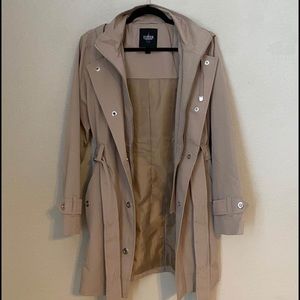 NEW Women’s Trench - Sz M